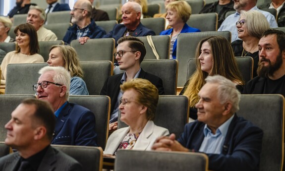 60-lecie Wydziału Budownictwa i Architektury Politechniki Lubelskiej. Zjazd absolwentów, odsłonięcie rzeźby koziołka lubelskiego o imieniu Stach.