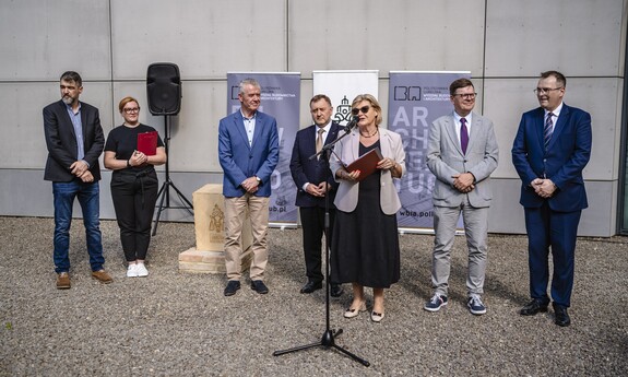 60-lecie Wydziału Budownictwa i Architektury Politechniki Lubelskiej. Zjazd absolwentów, odsłonięcie rzeźby koziołka lubelskiego o imieniu Stach.